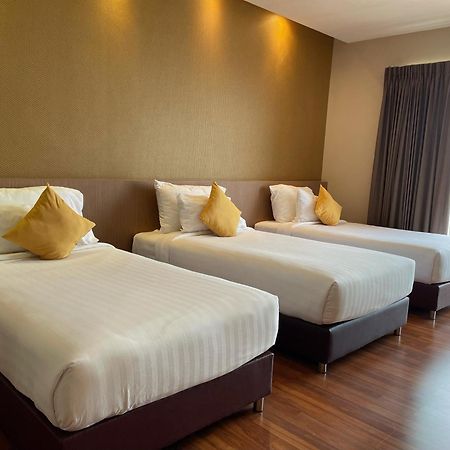Tonaoi Grand Hotel Хатъяй Экстерьер фото