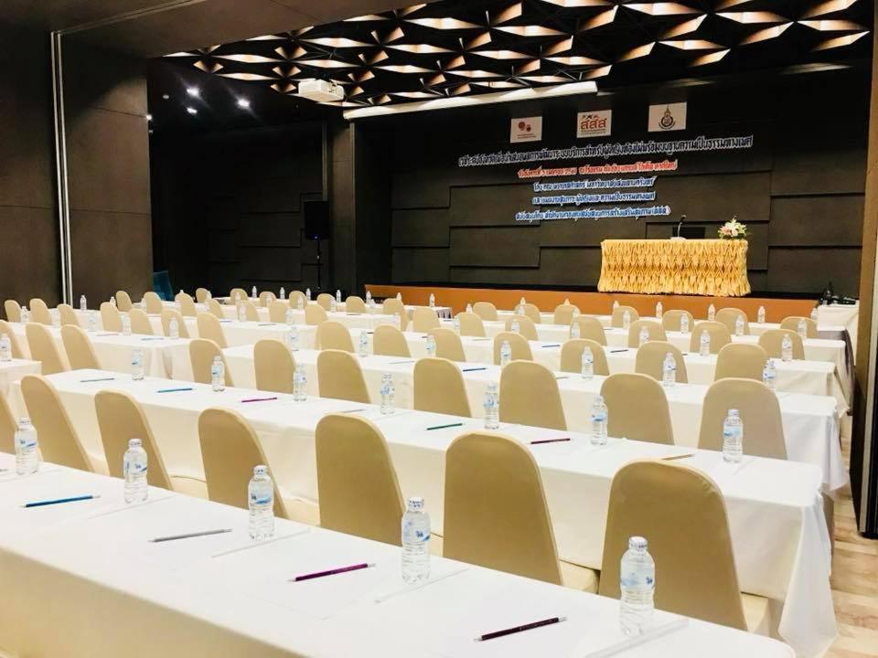 Tonaoi Grand Hotel Хатъяй Экстерьер фото