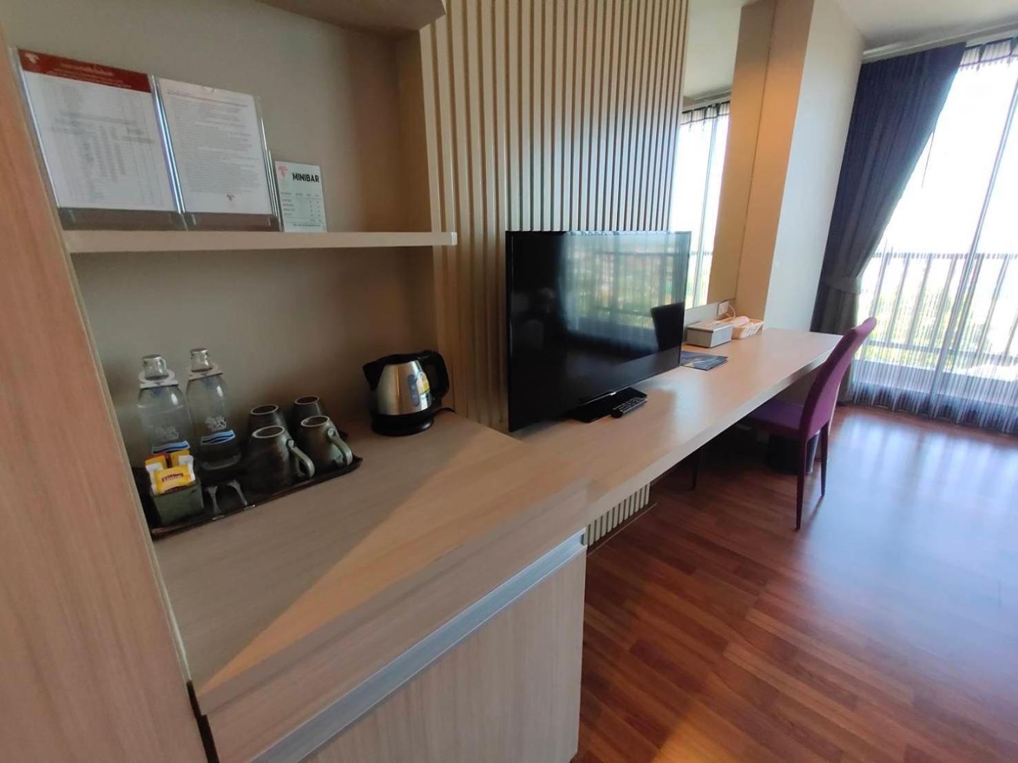 Tonaoi Grand Hotel Хатъяй Экстерьер фото