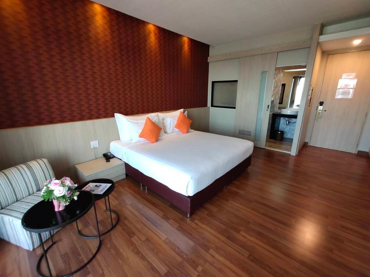 Tonaoi Grand Hotel Хатъяй Экстерьер фото