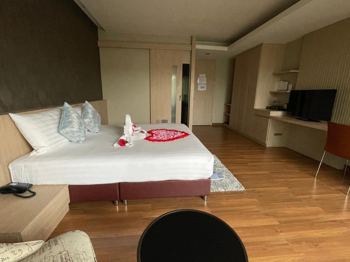 Tonaoi Grand Hotel Хатъяй Экстерьер фото