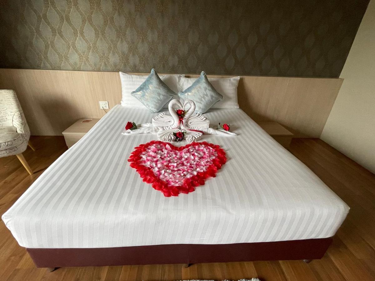 Tonaoi Grand Hotel Хатъяй Экстерьер фото