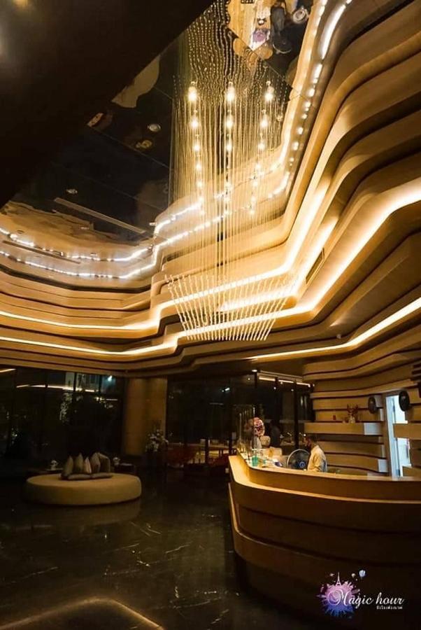 Tonaoi Grand Hotel Хатъяй Экстерьер фото