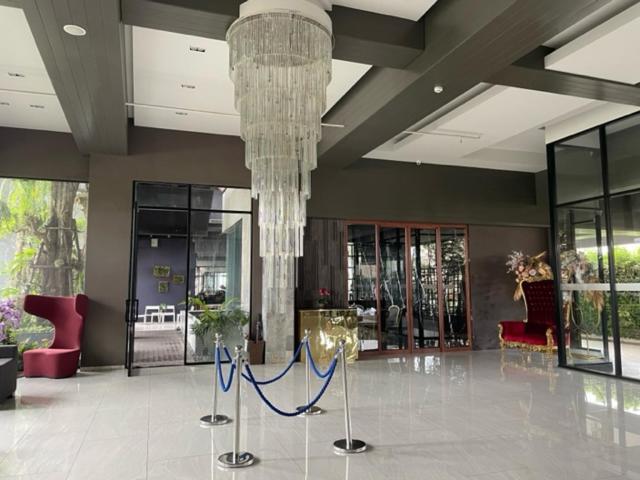 Tonaoi Grand Hotel Хатъяй Экстерьер фото