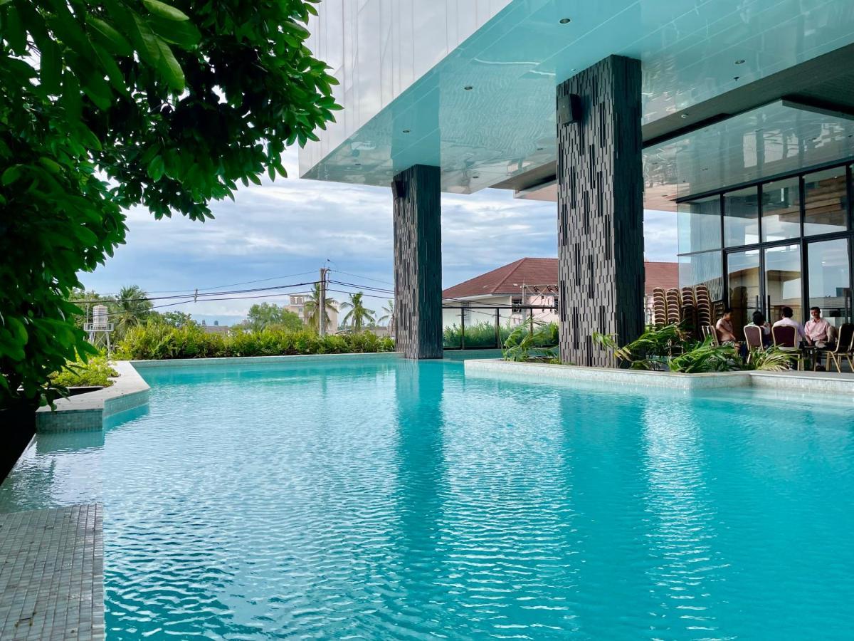 Tonaoi Grand Hotel Хатъяй Экстерьер фото