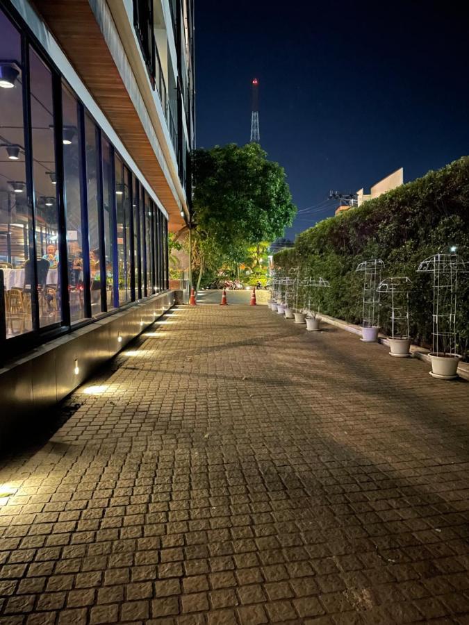 Tonaoi Grand Hotel Хатъяй Экстерьер фото