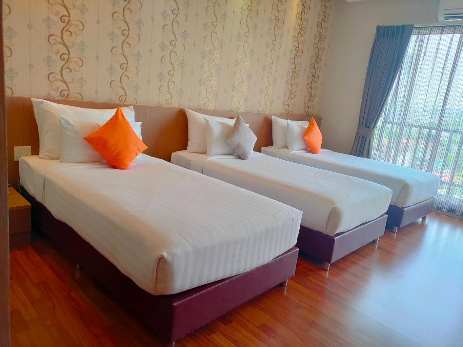 Tonaoi Grand Hotel Хатъяй Экстерьер фото