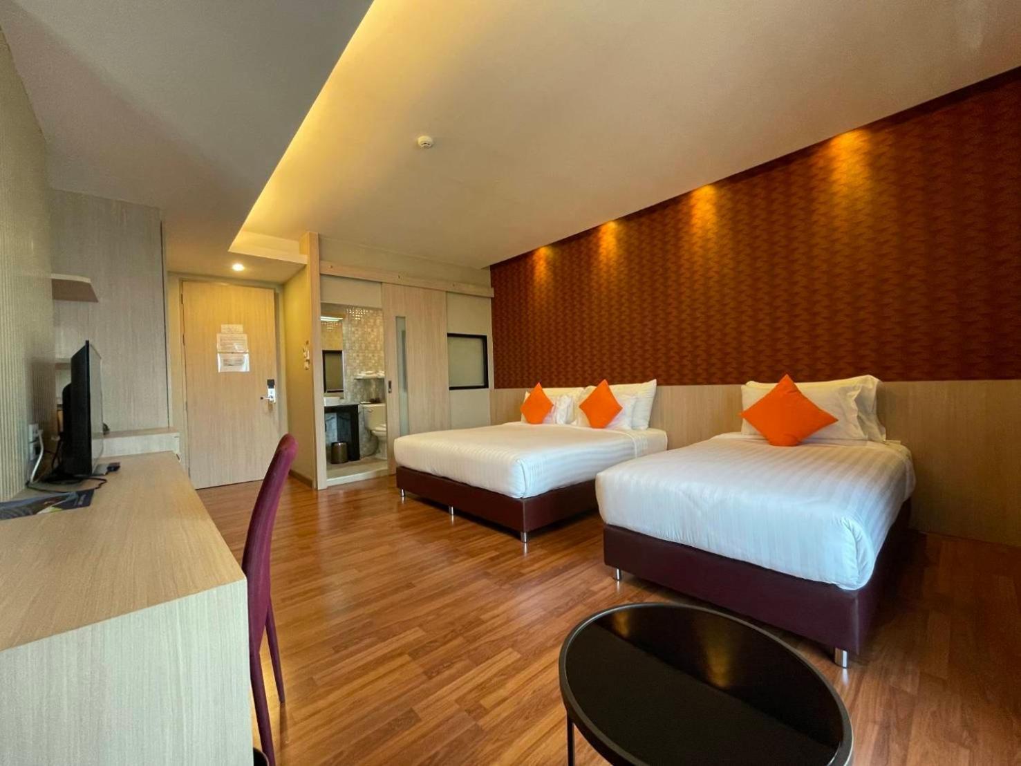 Tonaoi Grand Hotel Хатъяй Экстерьер фото