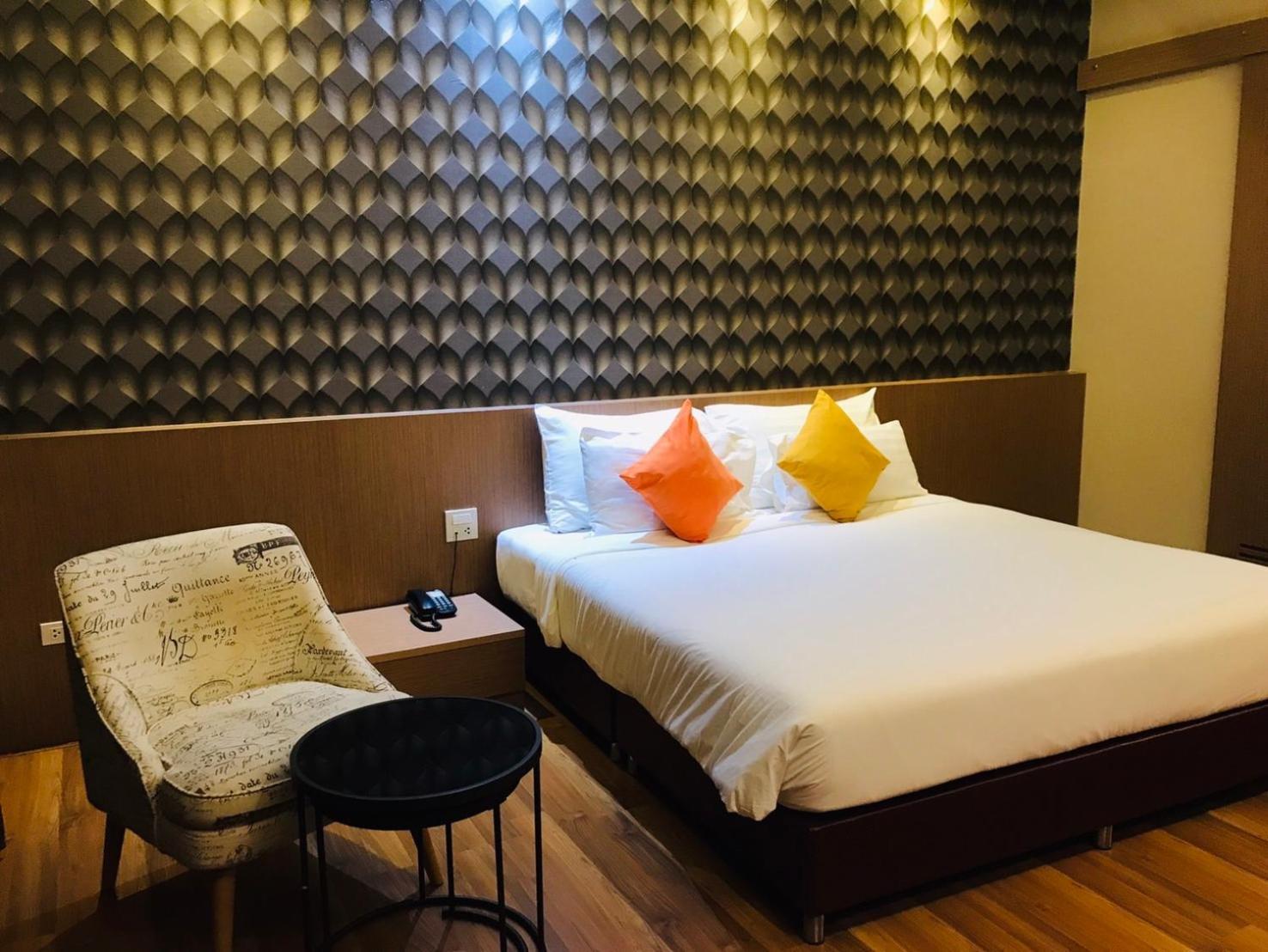 Tonaoi Grand Hotel Хатъяй Экстерьер фото