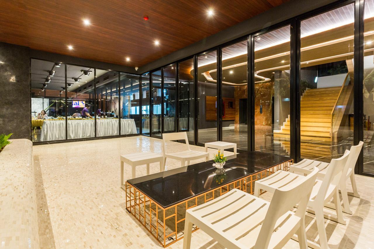 Tonaoi Grand Hotel Хатъяй Экстерьер фото